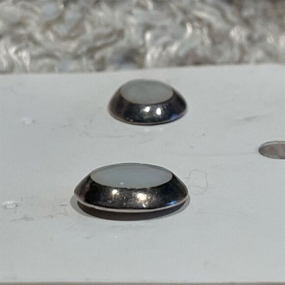 925‎ Sterling Silver Mother of Pearl Oval Stud Earrings Secure Backings - Picture 3 of 9